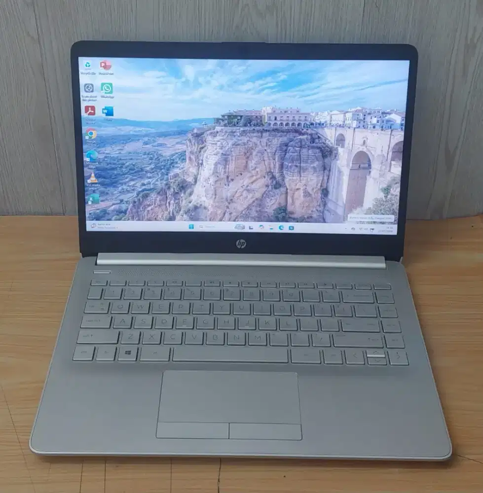 HP 14s AMD A9-9425|8GB|256GB|Radeon R5|14HD|Win11