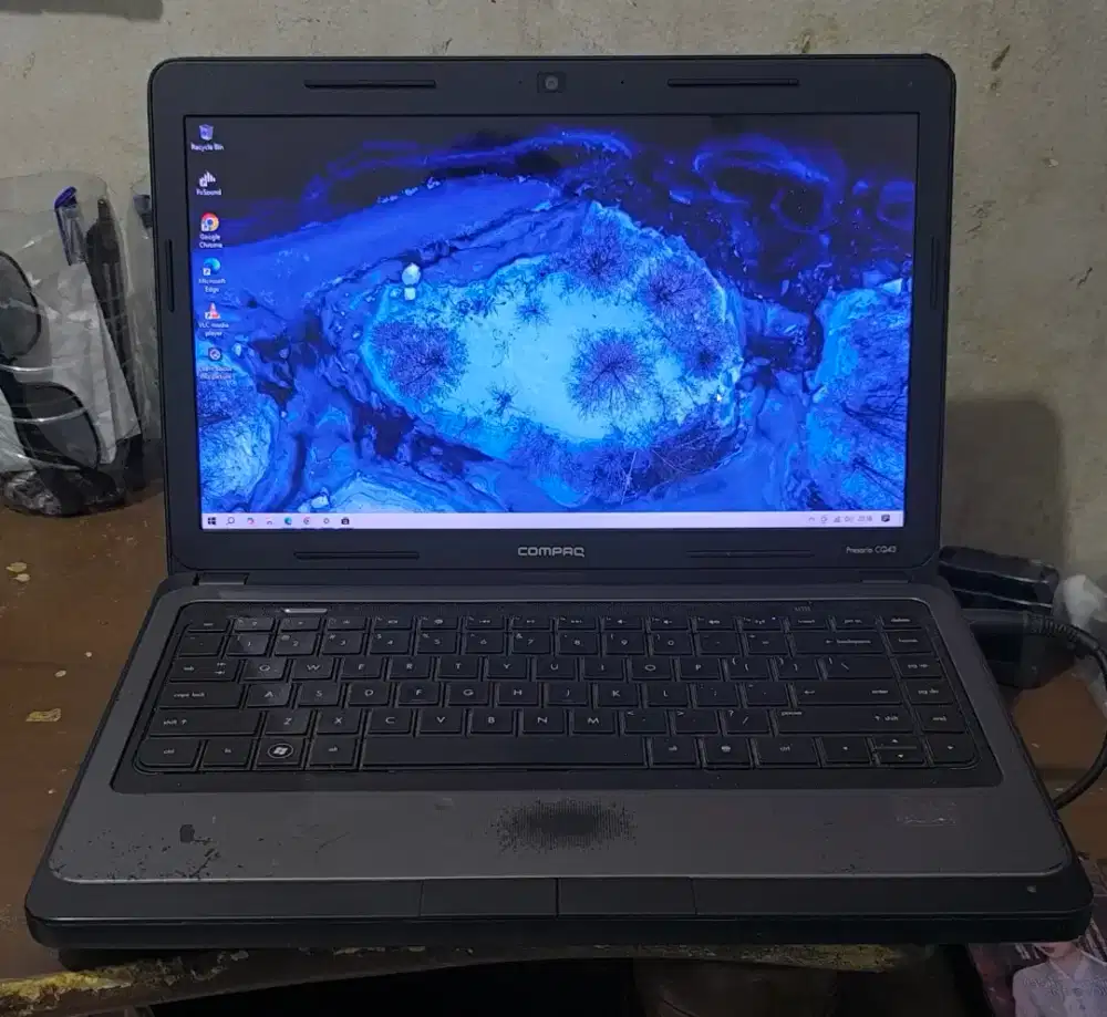 Laptop semua normal ram 8/500 batre 2 jam window 10 siap zoom skripsi