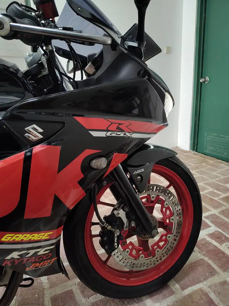 GSX R150 2019 hitam ABS