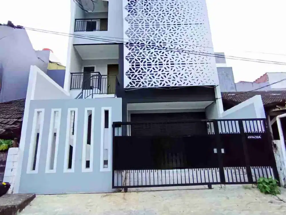 Rumah Bagus 3,5 Lantai Baru Dibangun SHM Dekat Mall Kelapa Gading