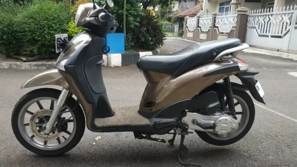 Piaggio bukan honda yamaha scoopy vario