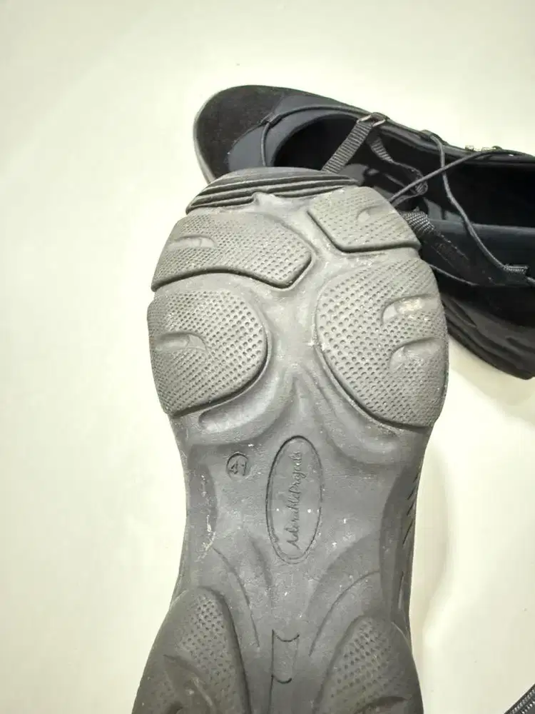 Adorableprojects - Zee va Sneakers Black