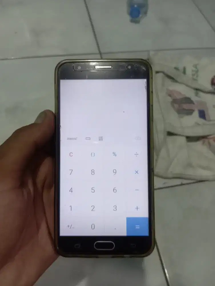 Di jual hp samsung J7 prime
