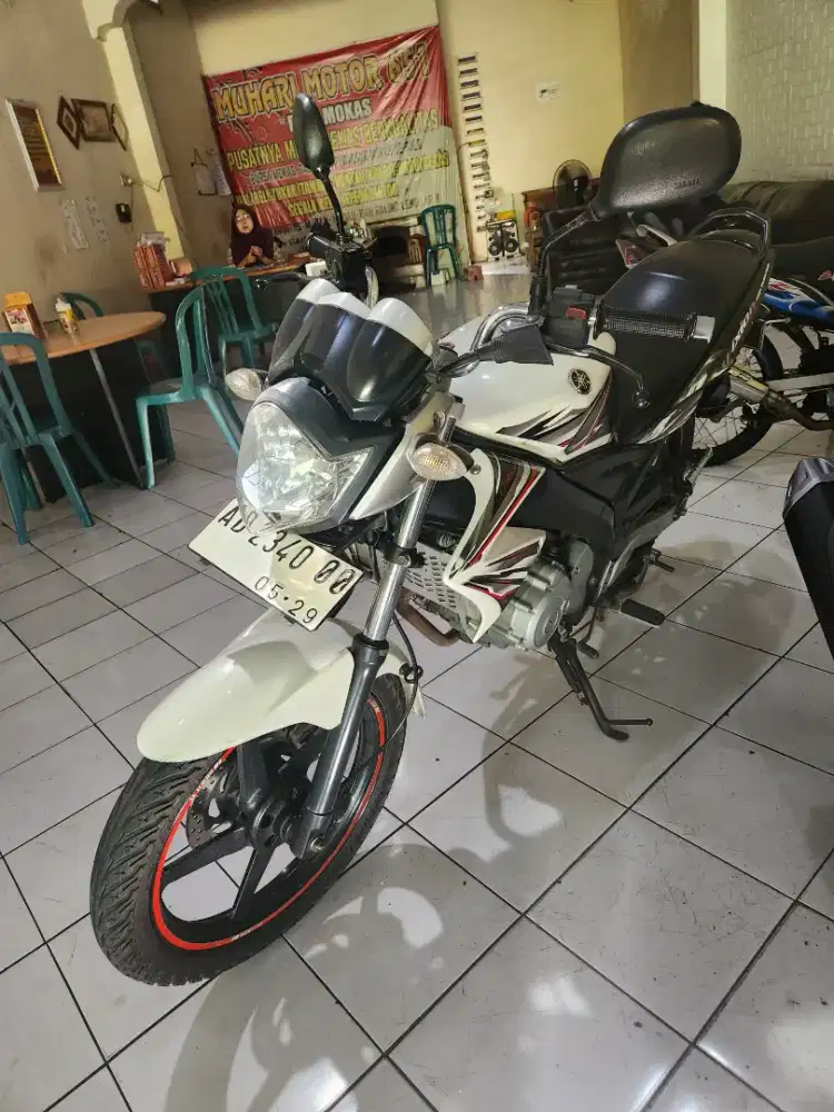 VIXION OLD PUTIH TAHUN 2014 ORIGINAL