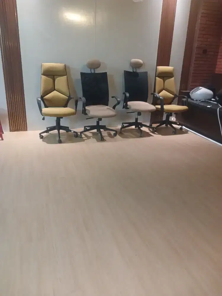 Jasa pasang lantai vinyl