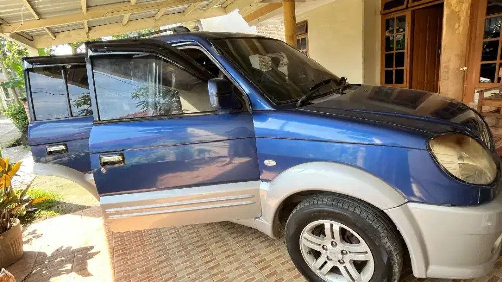 Mitsubishi Kuda Grandia Tahun 2005