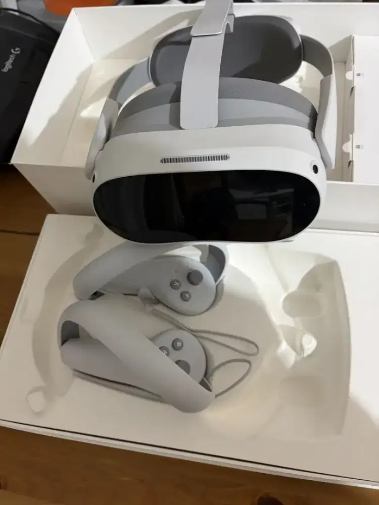 Pico 4 VR Headset