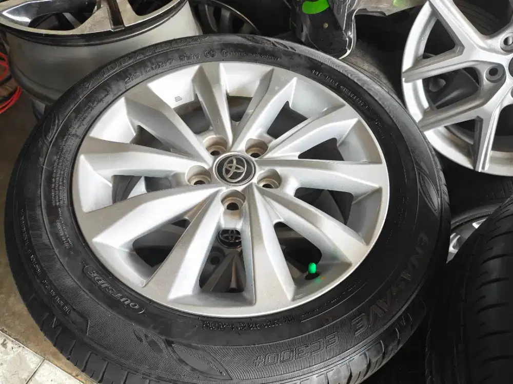 Jual vleg OEM zenix  R17 pcd 5x114.3 kond mulus ban msih 90% nik 2025