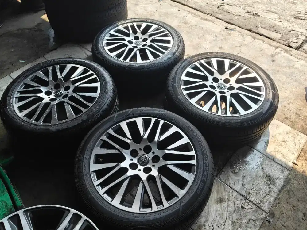 Jual vleg OEM Alphard R18 pcd 5x114.3 kond mulus ban baru mrek dunlop