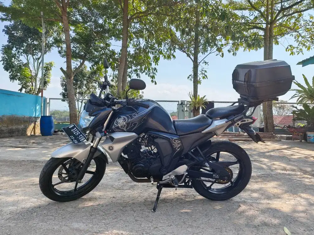 Motor Harian dan Teman Touring