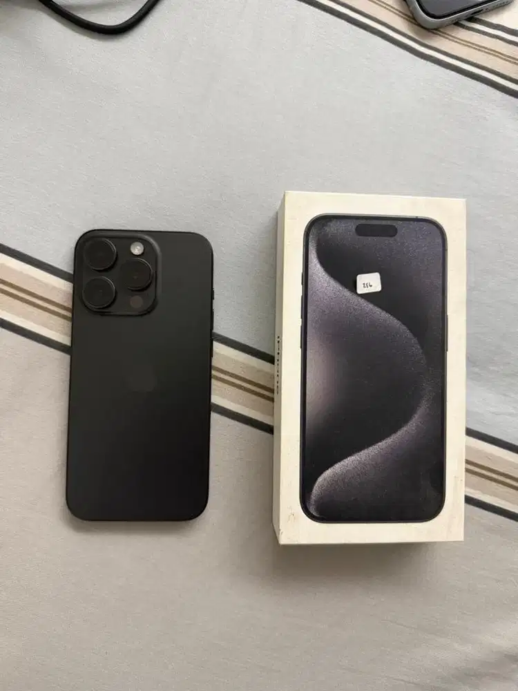 iPhone 15 Pro 256 ex iBox Black Titanium good condition