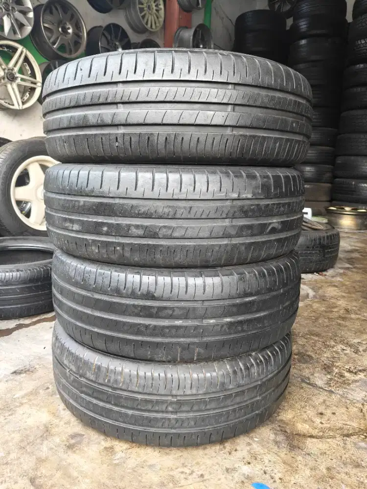 Jual ban copotan mrek Dunlop sp touring R1 ukuran 205 65 R15 4pcs