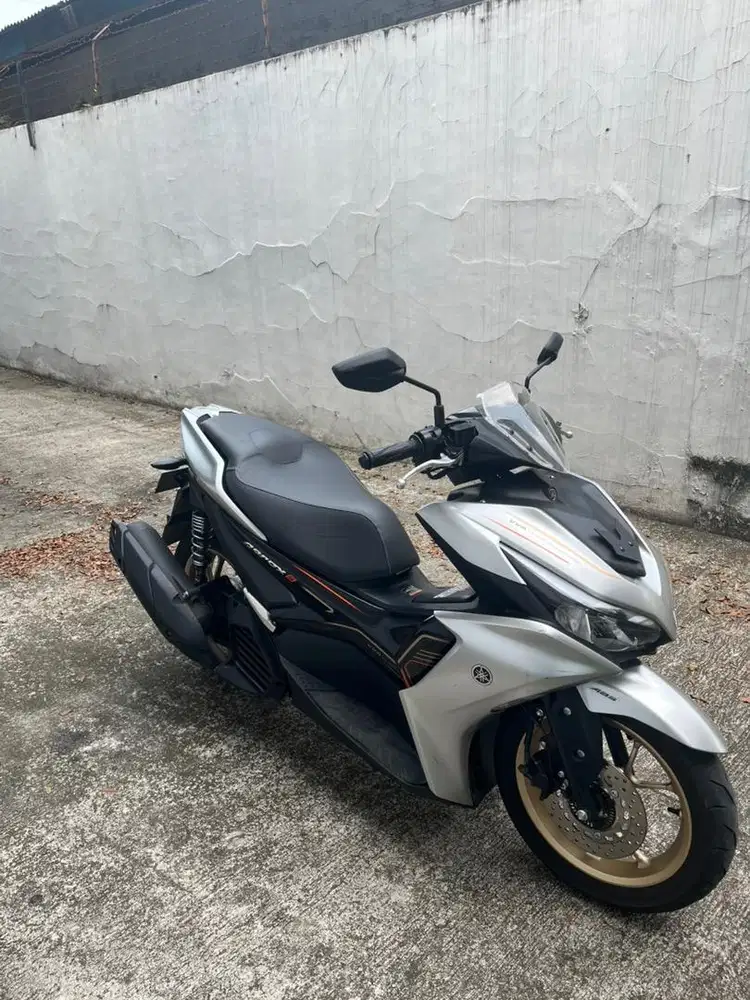 Aerox Connected/ABS Prestige Silver Tahun 2025