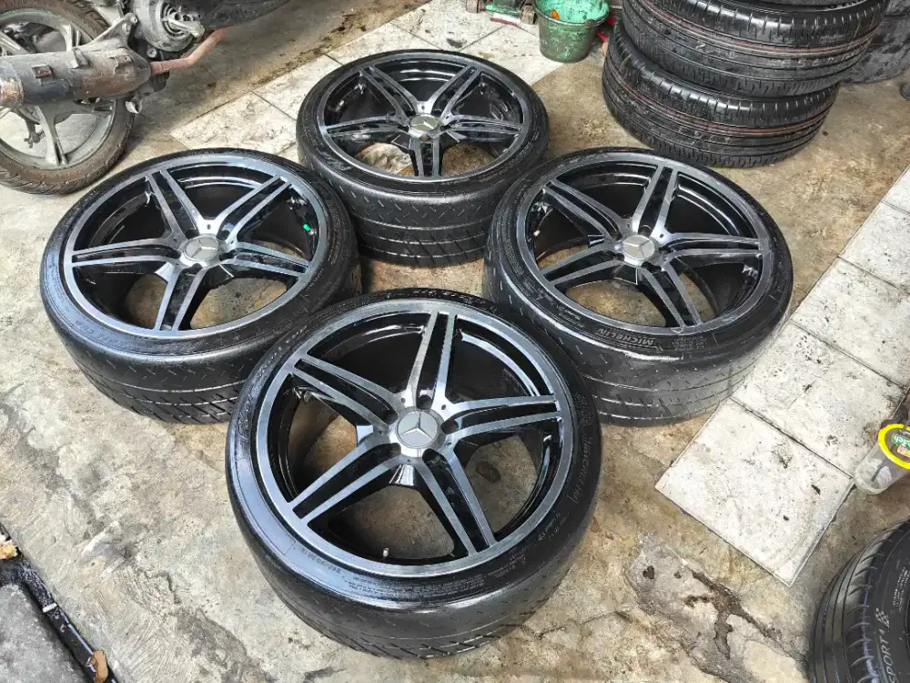 Jual vleg Mercy R19 pcd 5x112 kond mulus lbar 8/9 d balut ban Michelin