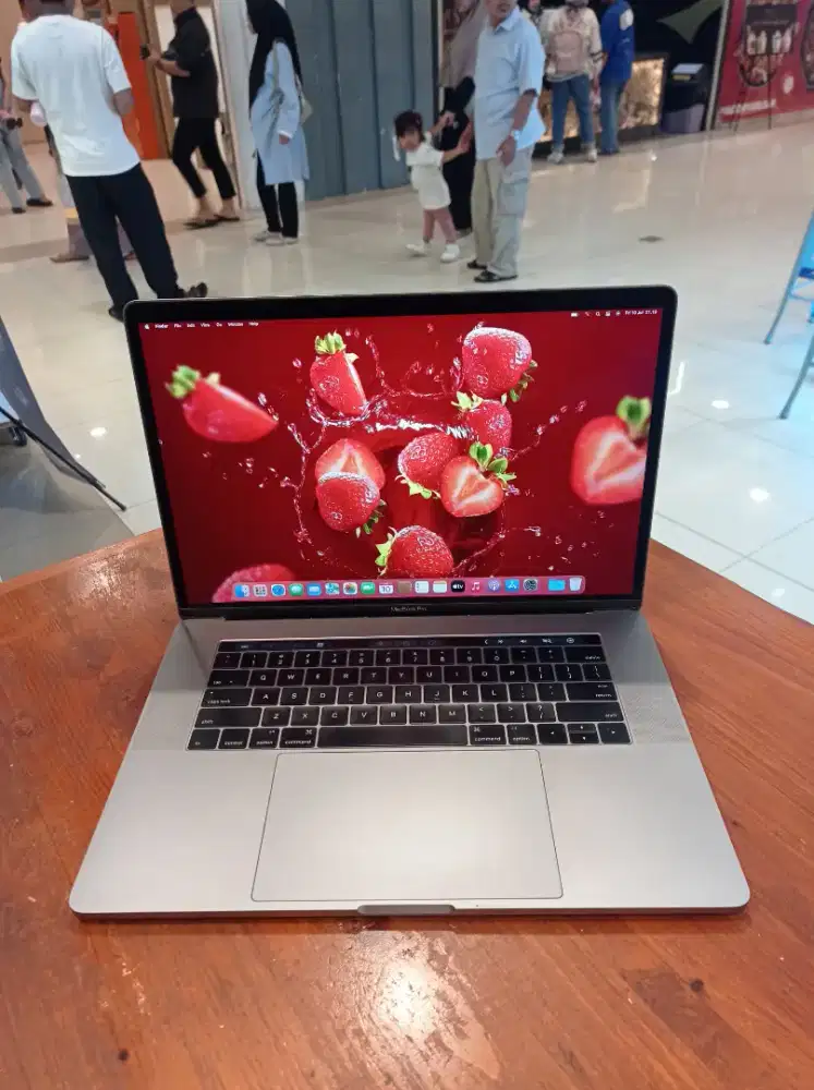 Macbook PRO 15, 2016 Touchbar - Core i7 - RAM 16 GB