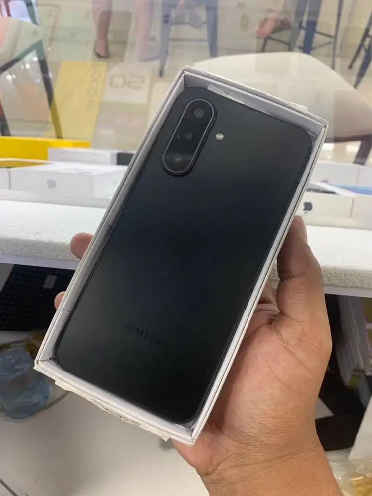 Samsung a17 5g Ram (8+8gb) Rom 256gb