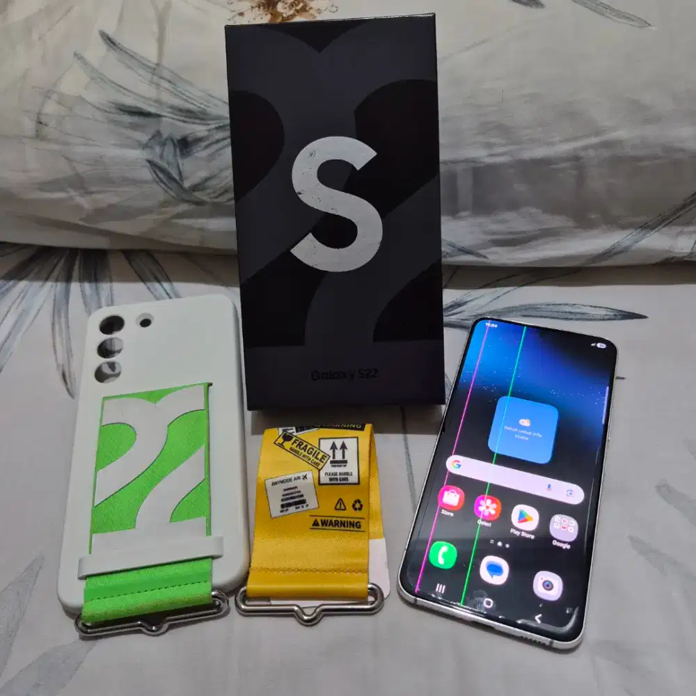 Samsung S22 8/256 Free Casing Ori bawaan masih baru. Minus Layar Garis