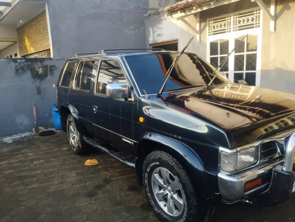 Nisan TERRANO 2.4