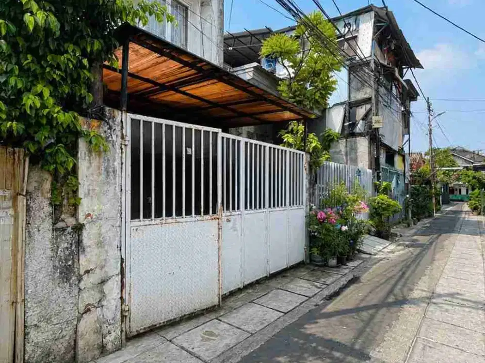 DIJUAL – Rumah 2 Lantai + Ruang Usaha di Senen Jakarta Pusat