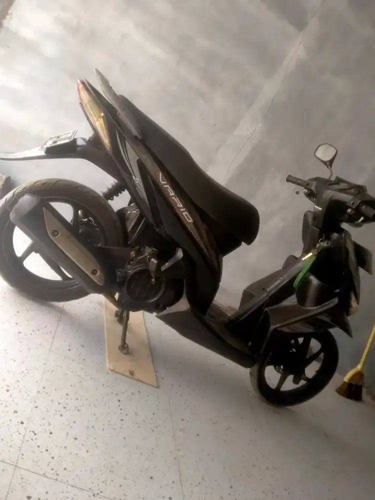 Vario 110 karbu 2011 lengkap