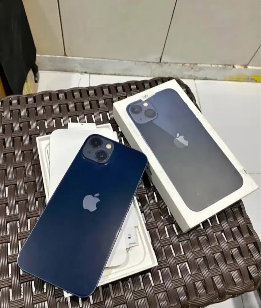 iPhone 13 ram256