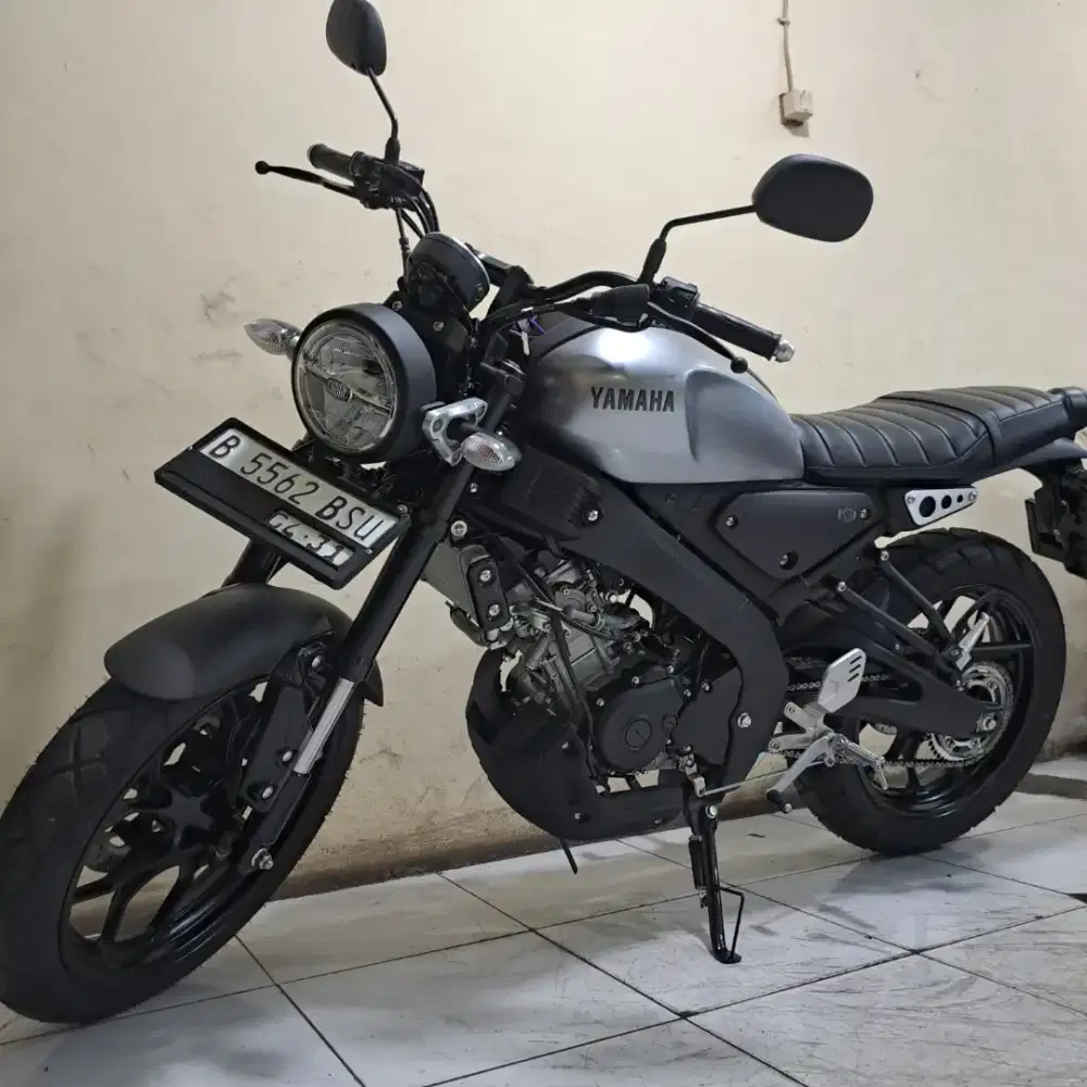 Yamaha XSR 2026 KM 100 perak like new