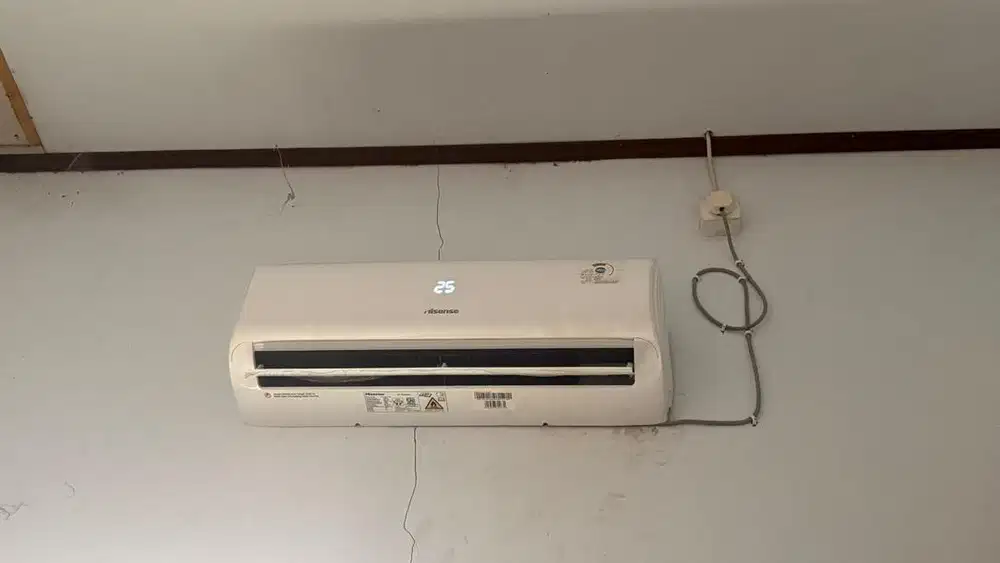 Jual Ac Merek Hisense 1/2 Pk + Pipa 5 Meter, pemakaian 3 bulan.