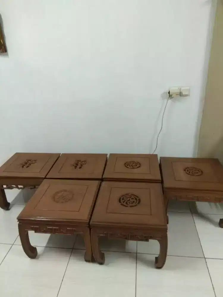 Meja pajangan dari jati