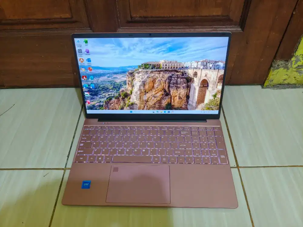 Laptop MOGO XU156 intel Celeron-N5095 Ram 16GB ssd 512GB Layar FullHD