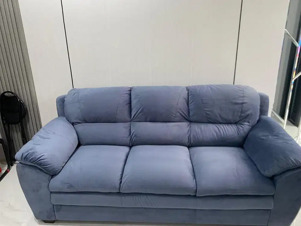 Service sofa bergaransi
