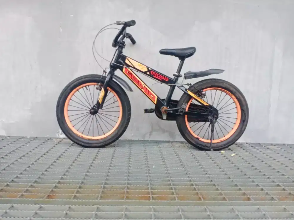 Sepeda anak UK 18