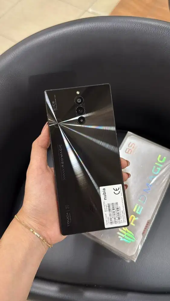 red magic 8s pro 12/256gb