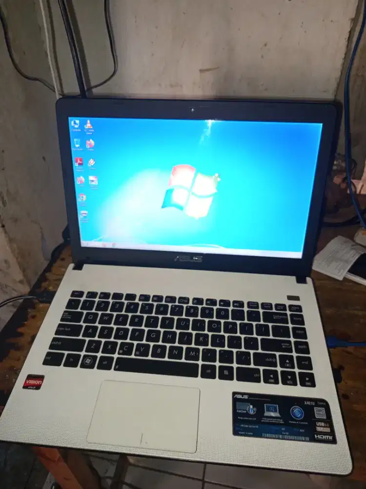 Laptop Asus X401U