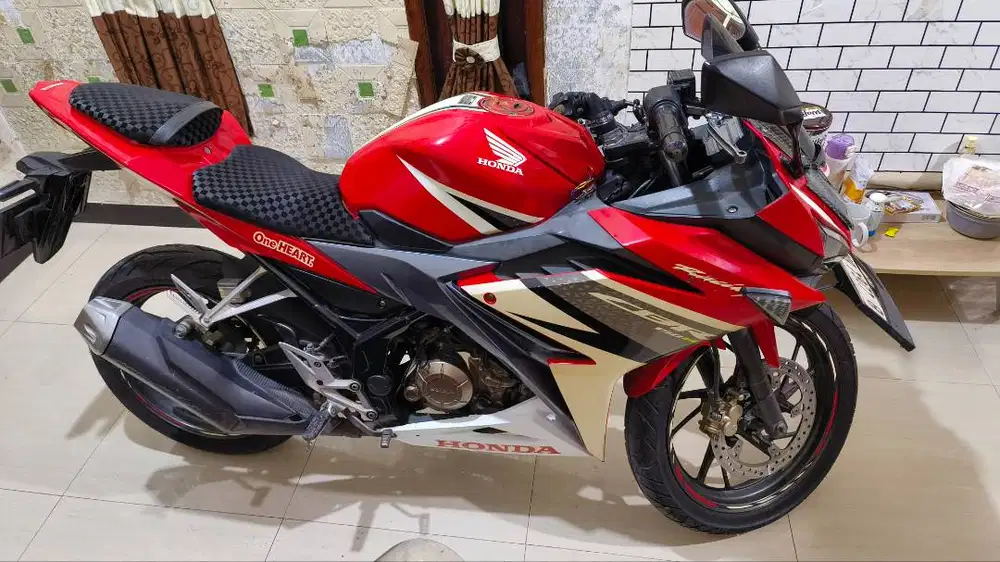 HONDA CBR 150R 2017