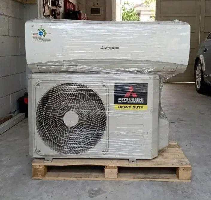 AC MITSUBISHI 1/2 PK ISTIMEWA