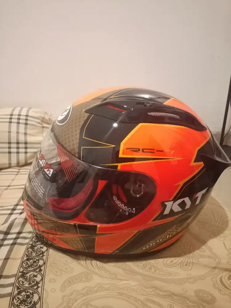 Helm KYT RC SEVEN