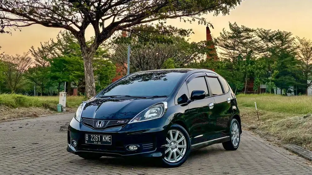 (CASH) HONDA JAZZ RS 2014 AUTOMATIC