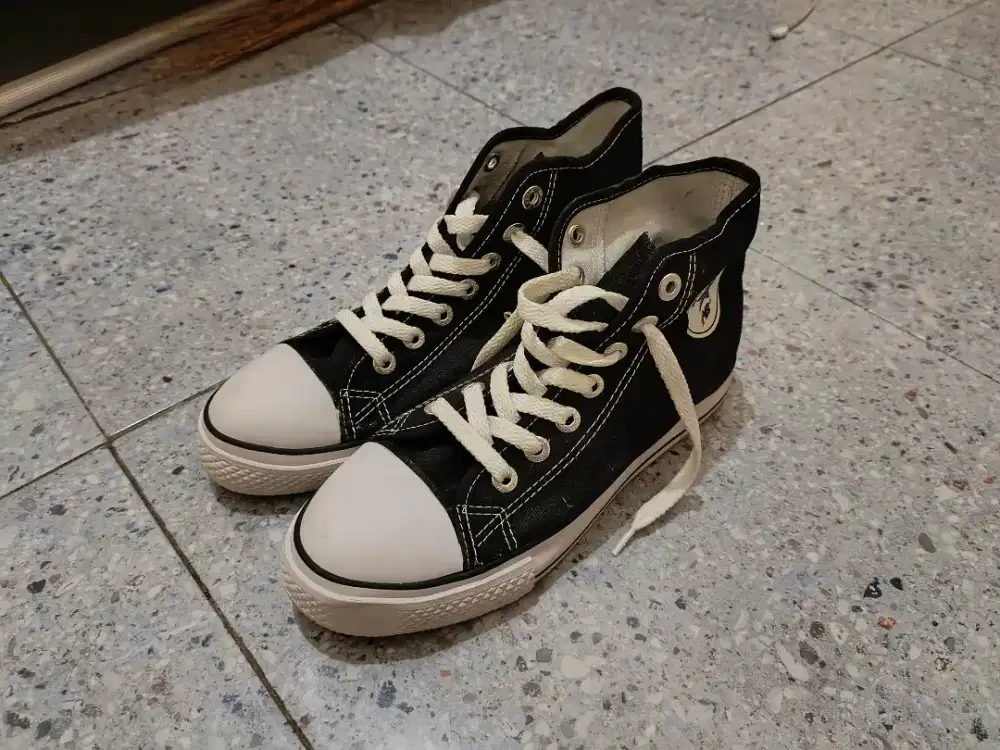 Sepatu Sekolah MB Basket Size 39