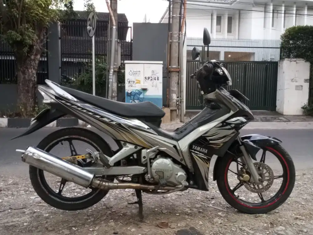 Yamaha Jupiter MX 2009 Original mulus Jos Murmer