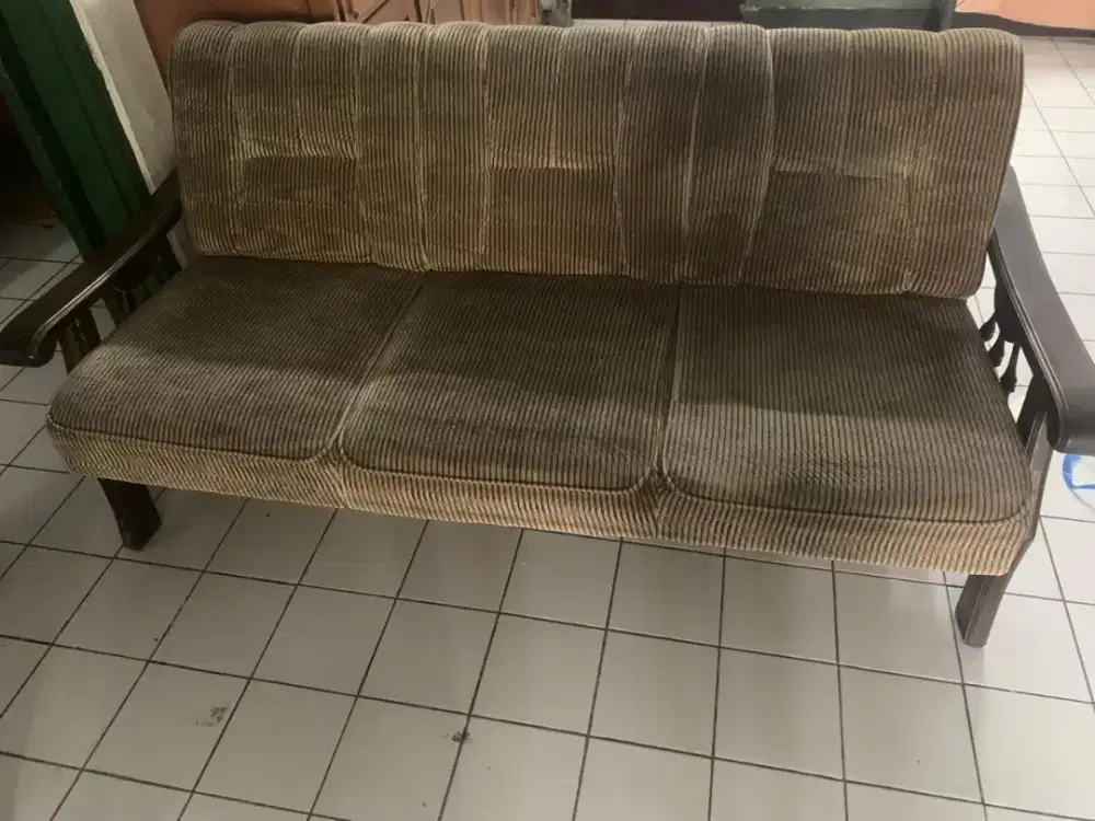 sofa vintage  bekas jual cepat