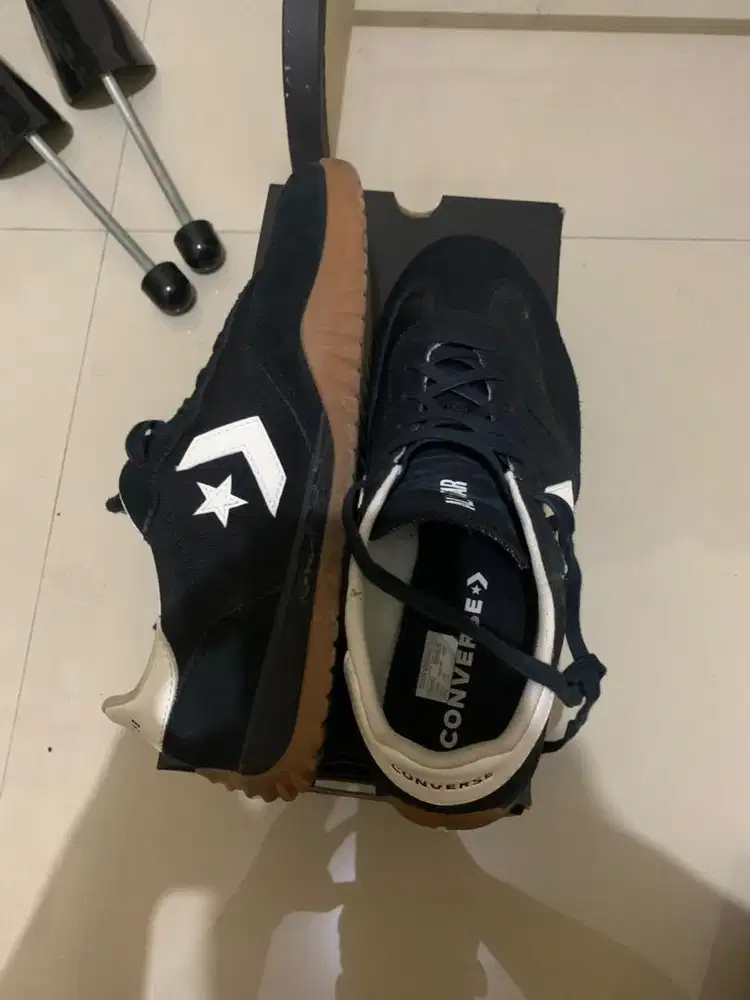 Sepatu convers run star