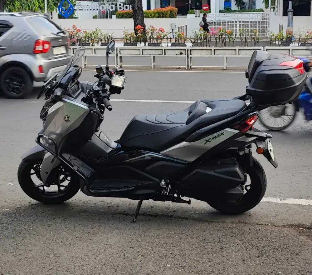 2025 Yamaha XMAX km 3500 344cc silver mulus like new, tinggal pakai,
