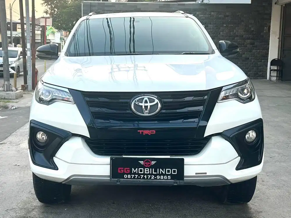 Toyota Fortuner 2.4 VRZ TRD Automatic Pemakaian Th 2020