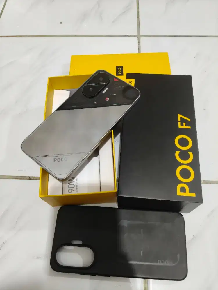 Poco f7
5g Ram 12/512 silver