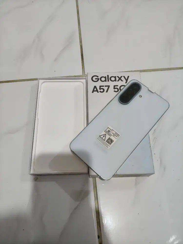 Samsung a57 5g
Ram 12/256