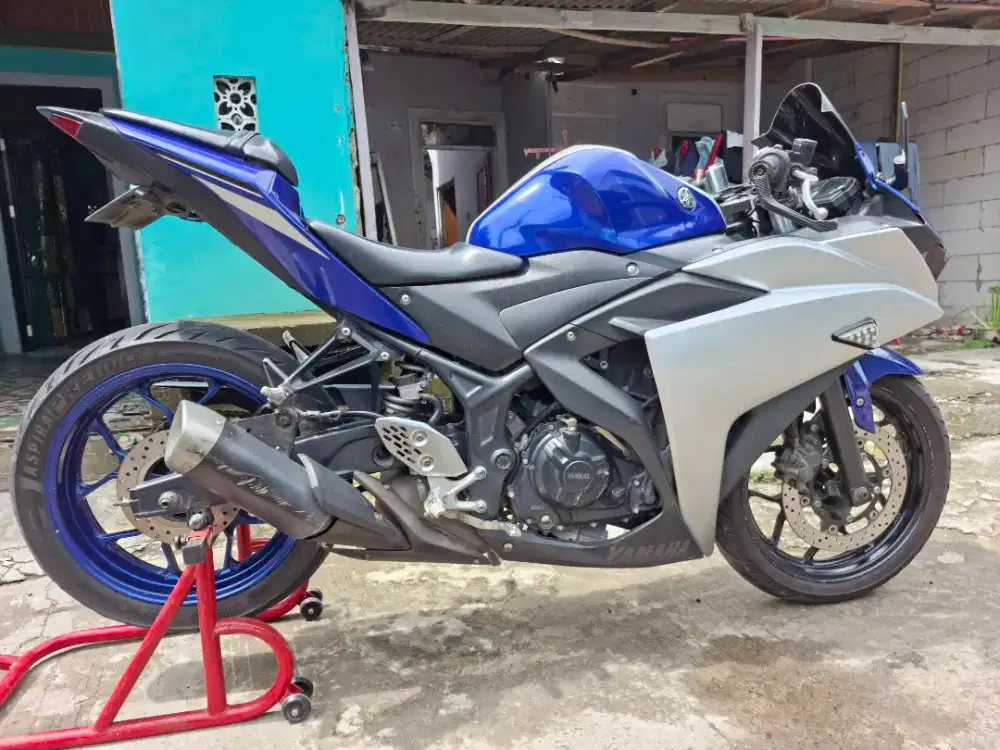Yamaha R25 tahun 2015 mulus