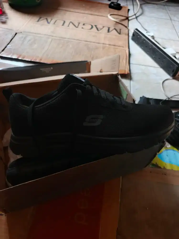 Skechers size 46 full black