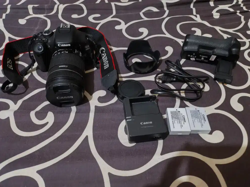 dijual canon 600d + lensa canon 18-135mm stm