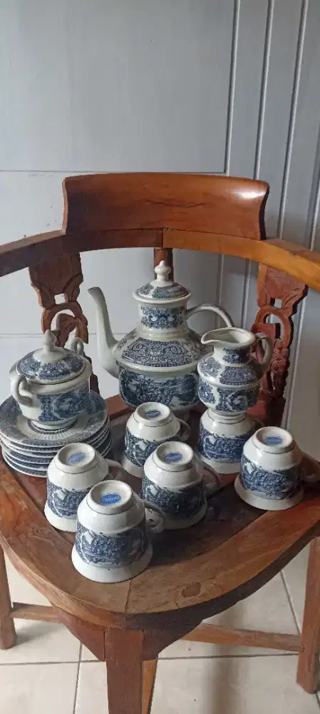set teh kopi eropa total ada 22 pieces