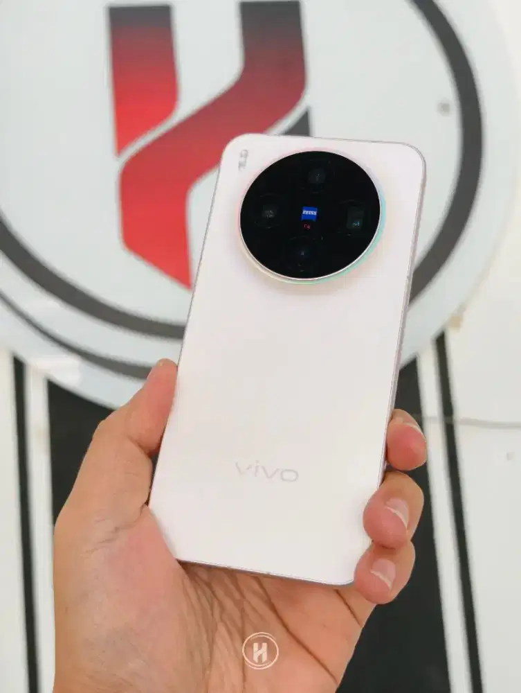 Vivo x300 garansi on resmi Indonesia